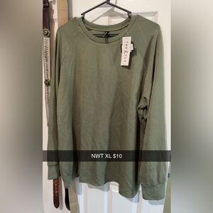 Green Long Sleeve Tee Casual Top